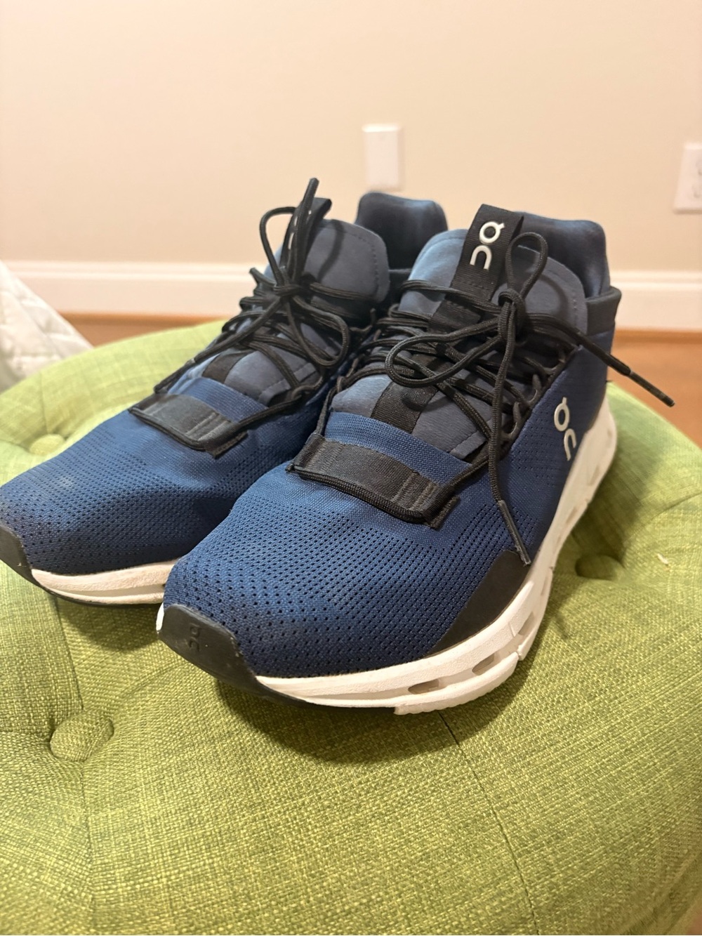 On Running Cloud Women’s Navy Athletic Sneakers